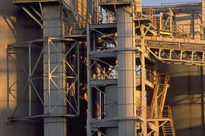 融雪槽で雪の捨て場所の問題を解決